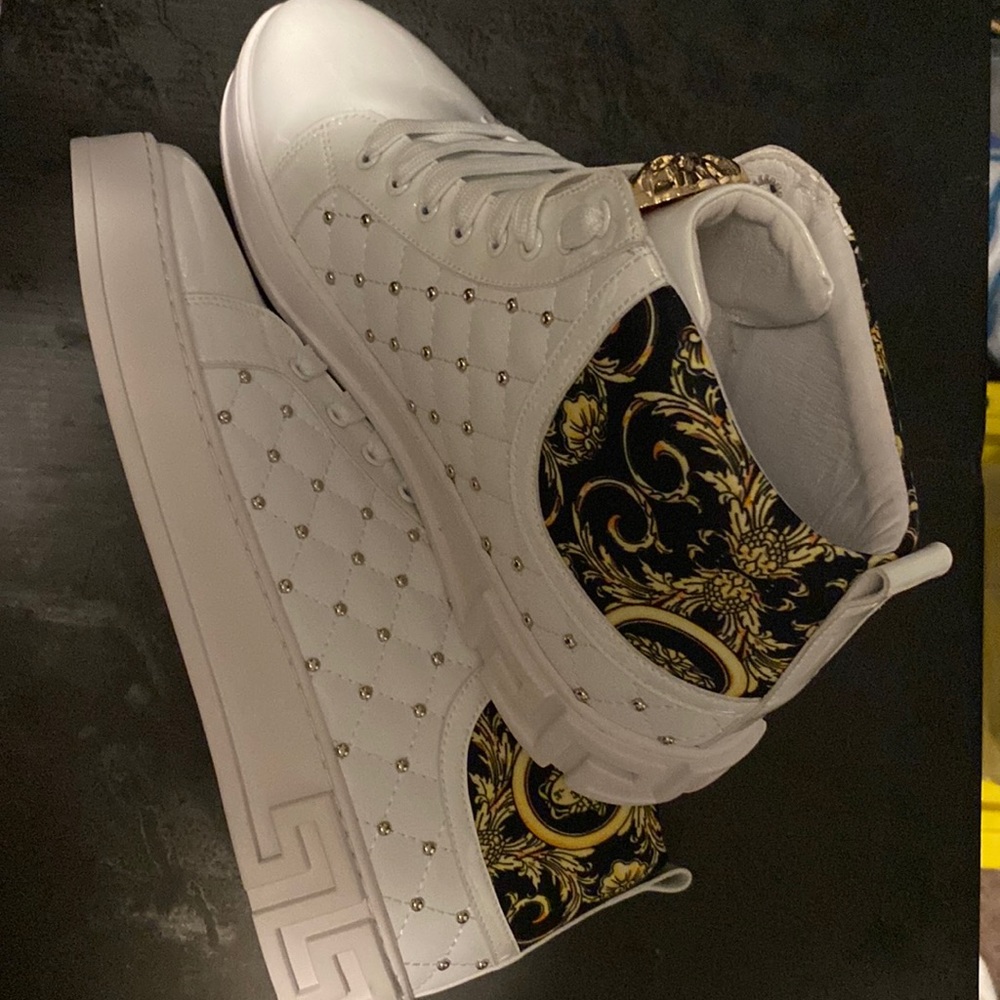 GRECA SNEAKERS